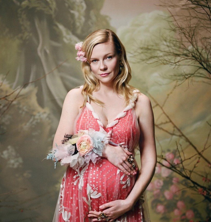 «Она не выглядит счастливой»: Кирстен Данст оригинально сообщила о своей беременности