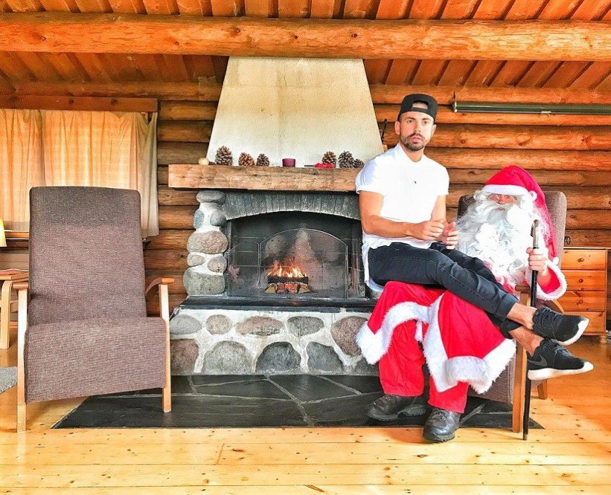 "Вы всегда всем умудряетесь испортить отпуск?": Андрей Бедняков зашел в гости к Санта-Клаусу летом