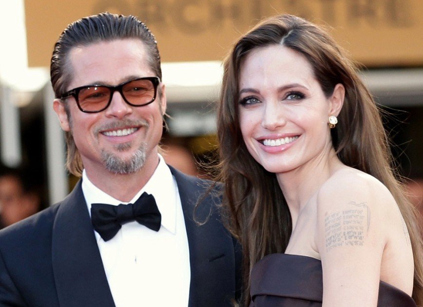 Друзья Анджелины Джоли и Брэда Питта назвали истинную причину воссоединения их семьи