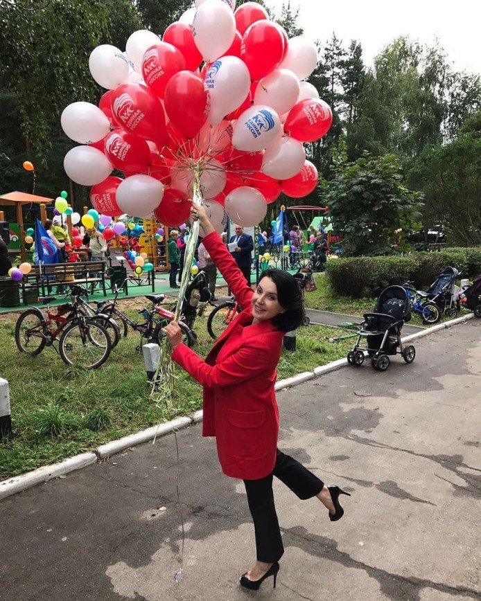 Ирина Слуцкая захотела улететь на воздушных шариках