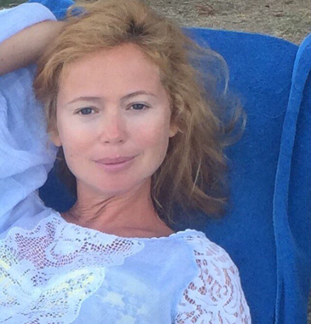 "Боюсь критики": 41-летняя Елена Захарова поделилась фото без макияжа