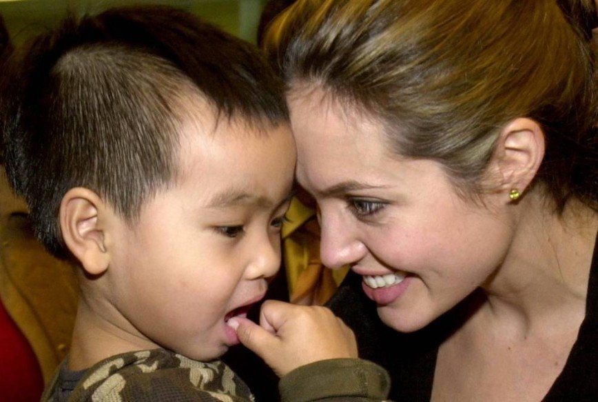 СМИ: старший сын Анджелины Джоли хочет жить с Брэдом Питтом