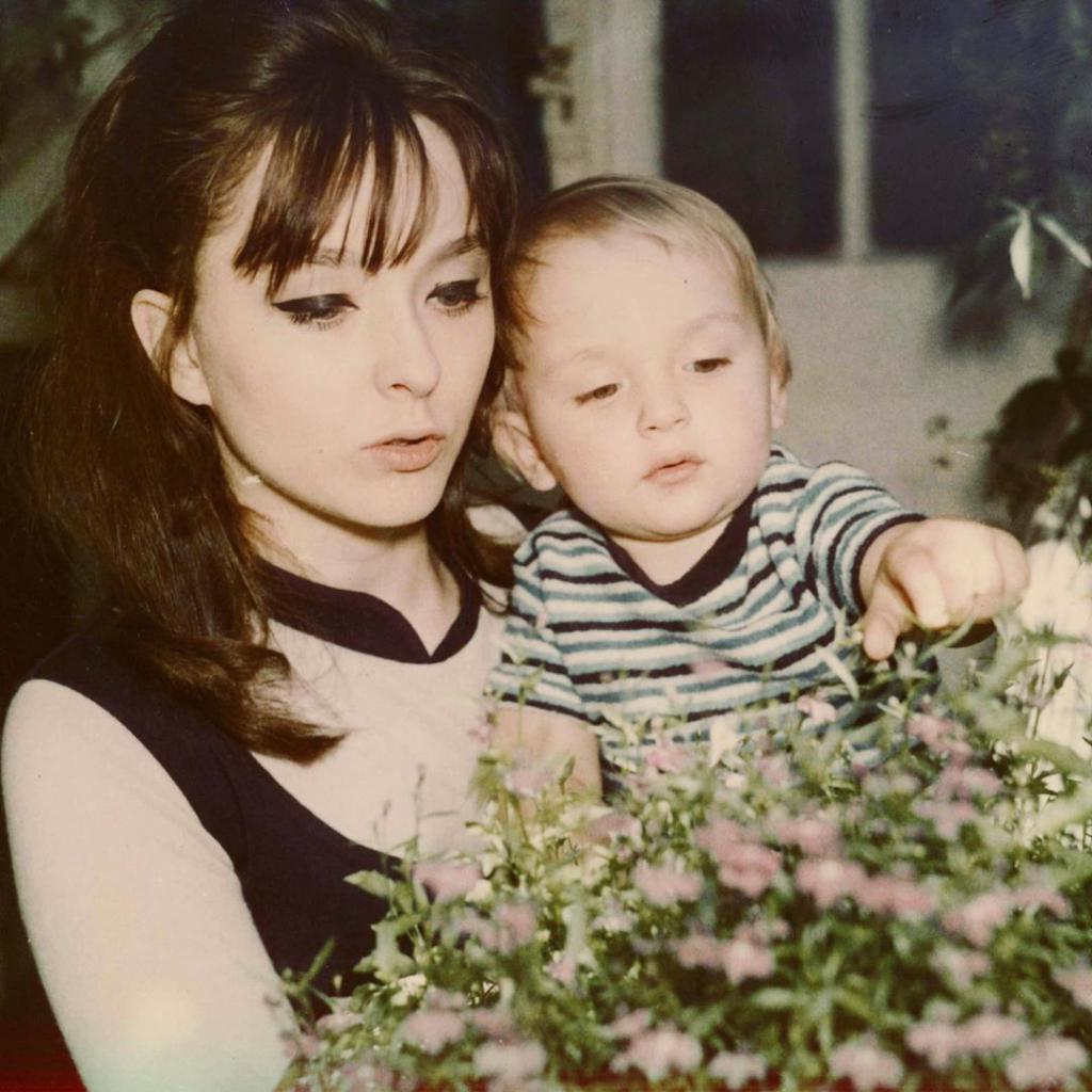 Анастасия Вертинская с сыном