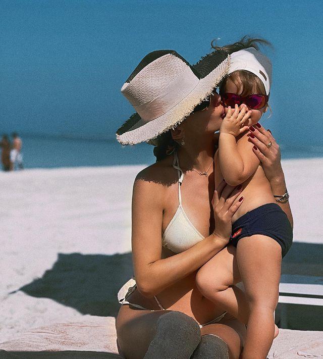 Светлана Лобода с младшей дочерью 