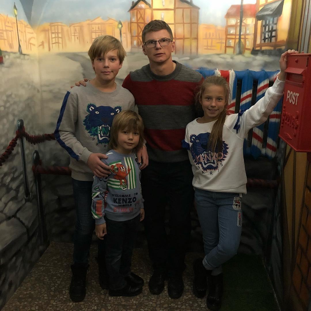 Андрей Аршавин с детьми
