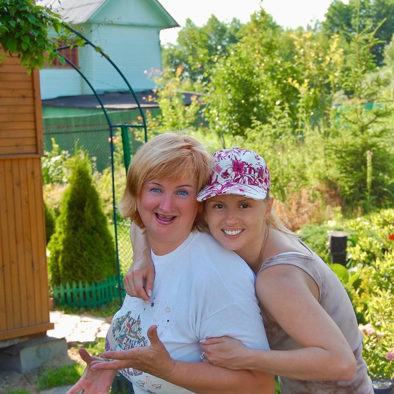 Анна Семенович с мамой