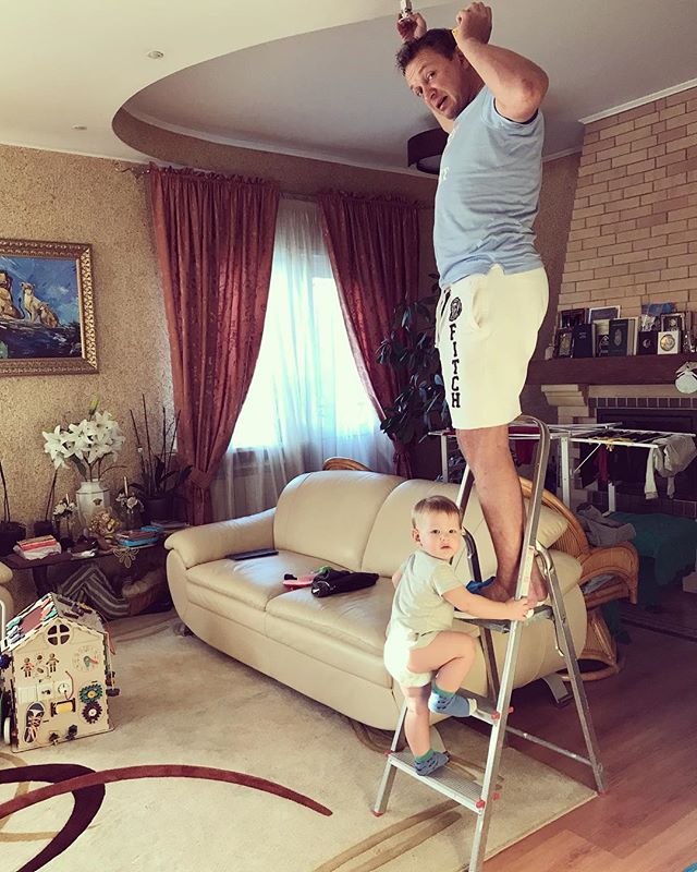 Марат Башаров приобщает сына к мужской работе
