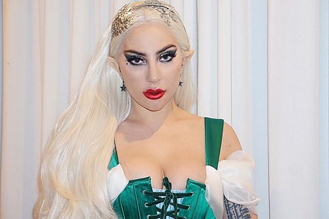 «Сексуальный эльф»: Леди Гага похвасталась Новогодним костюмом