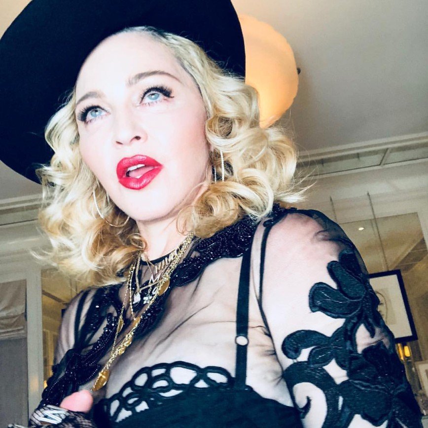 «Старушку понесло»: 59-летняя Мадонна обнажилась для нового снимка