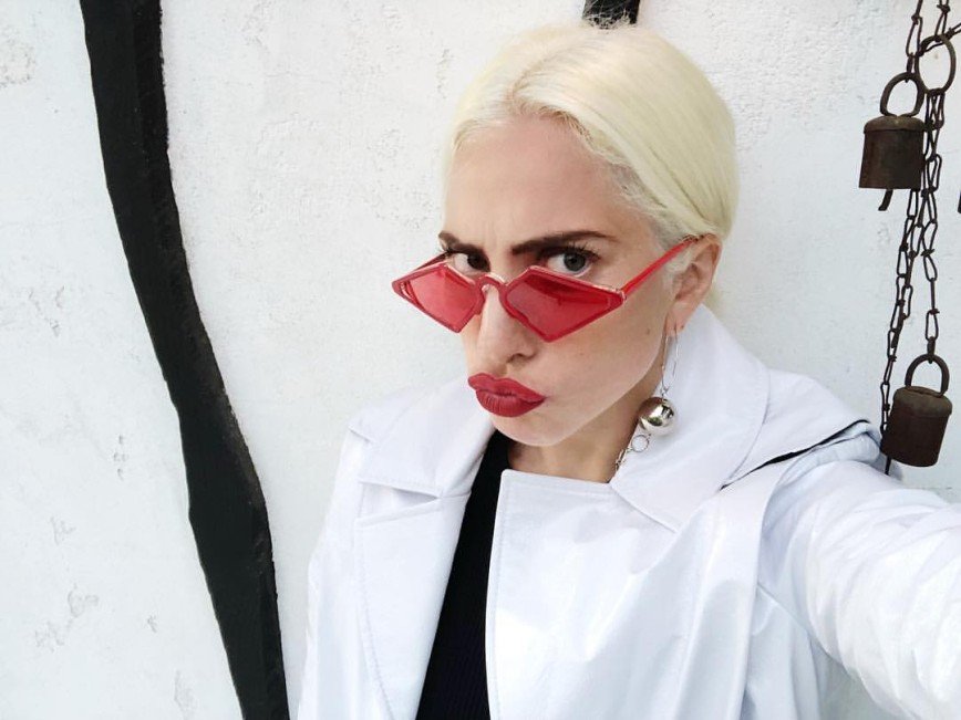 «Горячая штучка»: похудевшая Леди Гага покорила экстравагантным образом