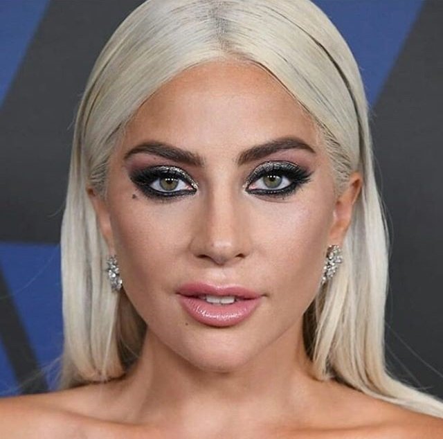 Блондинка в черном: Леди Гага показала шикарный образ на премии «Governers Awards 2018»