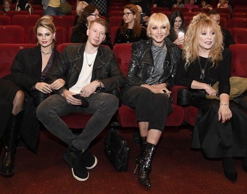 Певица Алла Пугачева, певица Кристина Орбакайте и Никита Пресняков с женой Аленой на премьере фильма «Тот самый концерт»