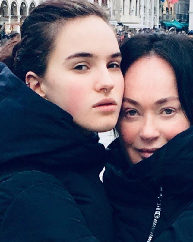 Телеведущая Лариса Гузеева с дочерью Ольгой