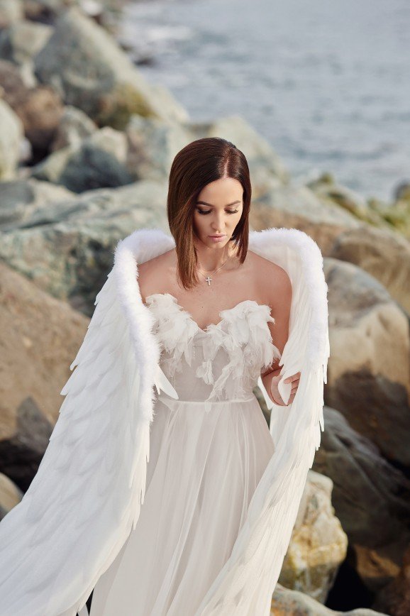 «Что за пудель в пачке?»: Ольга Бузова облачилась в свадебное платье