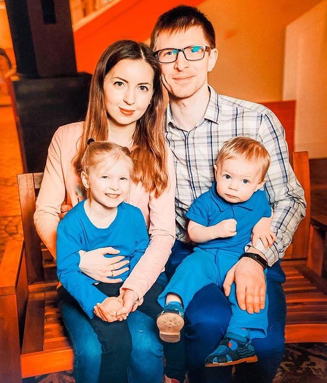 Блогер Екатерина Диденко с мужем и детьми