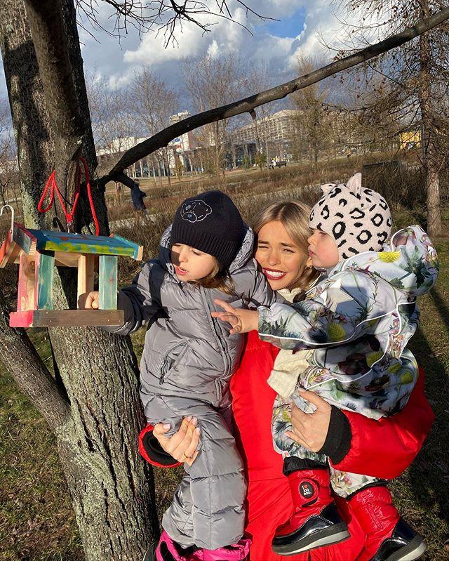 Актриса Анна Хилькевич с детьми