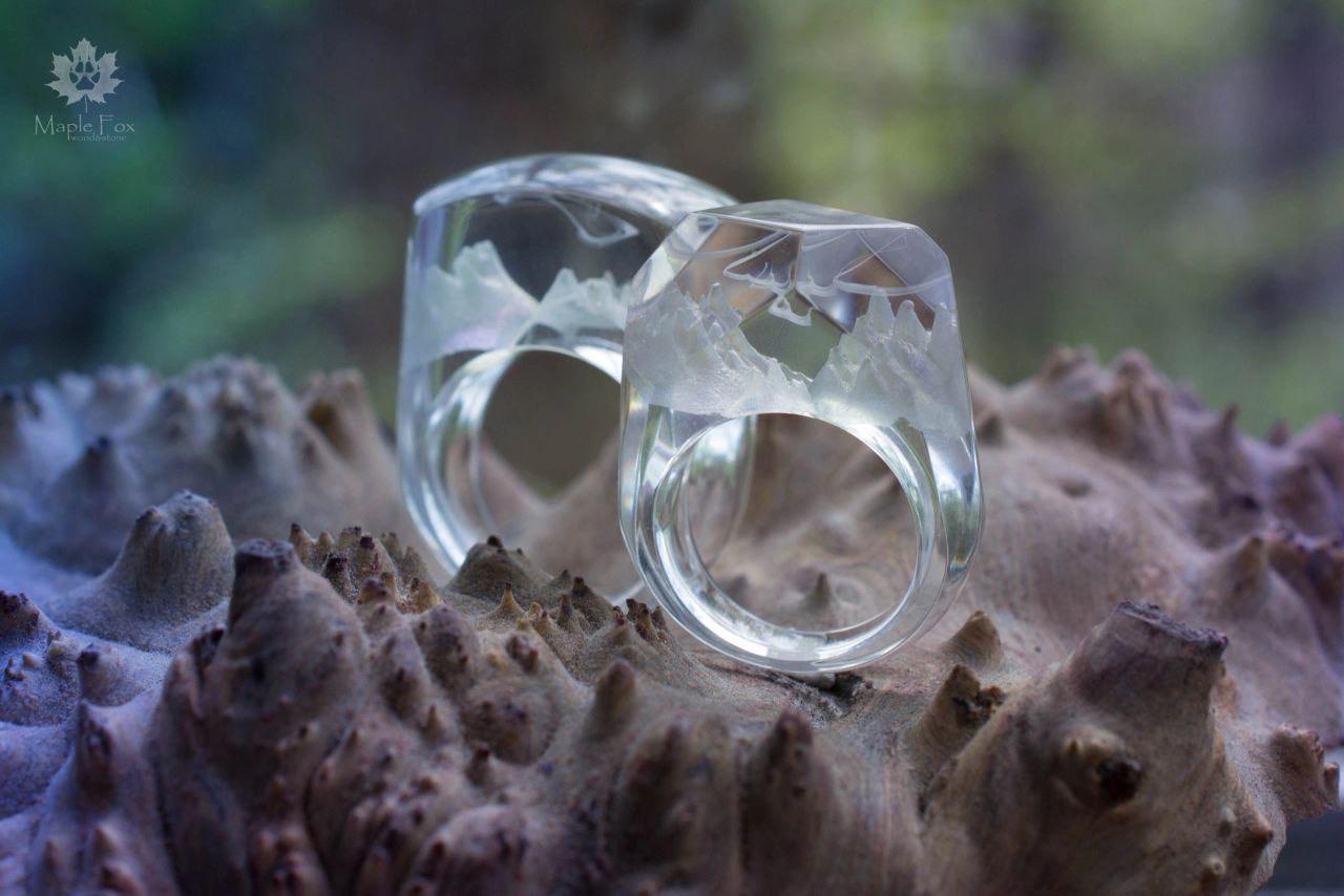 Обручальные кольца из эпоксидной смолы мастерской Maple Fox 