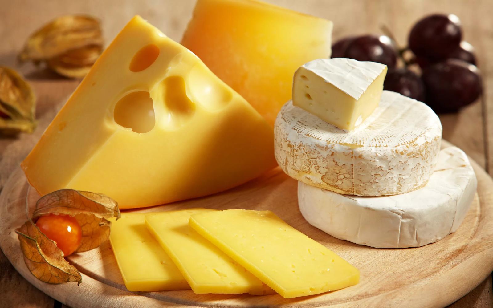 Любой сыр может похвастаться наличием в своем составе множества микроэлементов