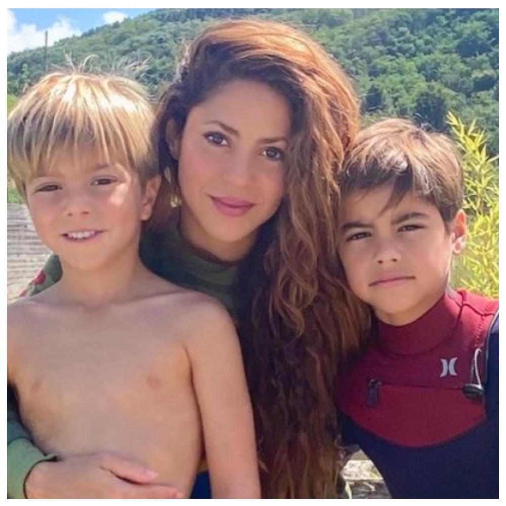 Шакира получила полную опеку над детьми после расставания с Жераром Пике