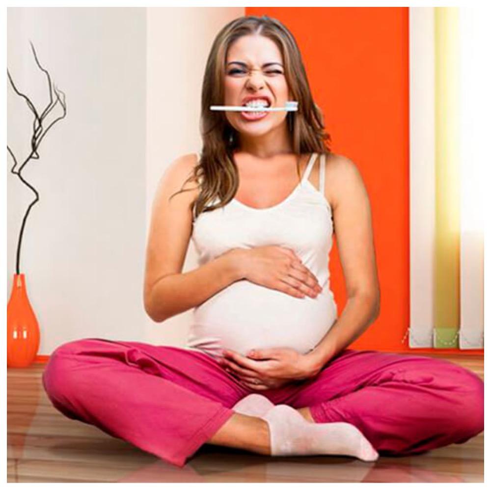 Как сохранить зубы во время беременности: 5 советов будущей маме 