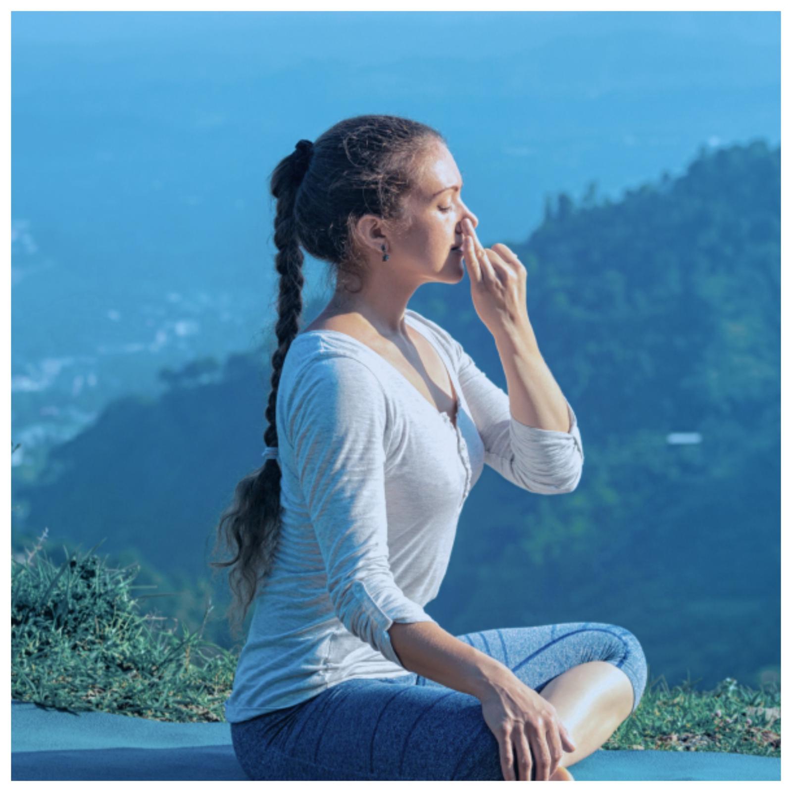 Чтобы выйти из стрессового состояния, достаточно выполнять дыхательные практики 3-5 минут ежедневно