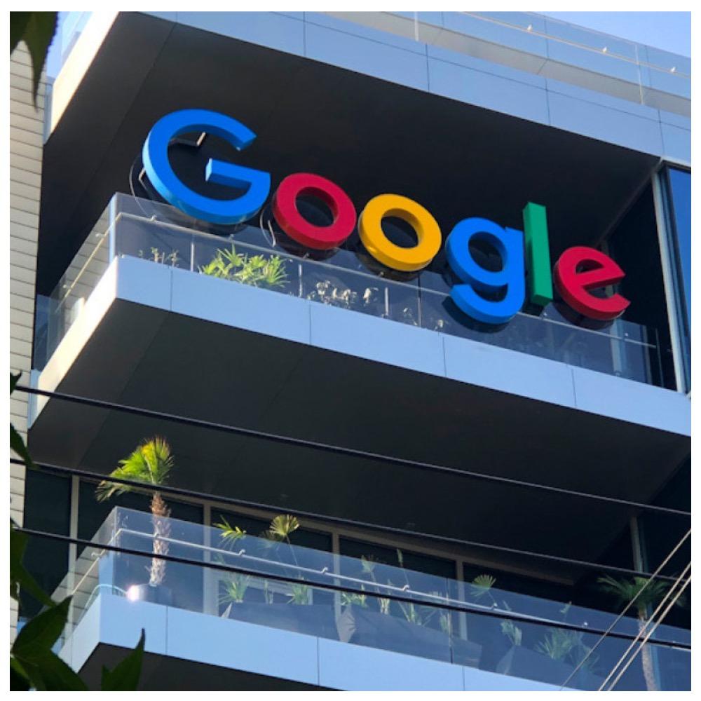 12 тысяч уволенных сотрудников Google устроили в сети флешмоб 
