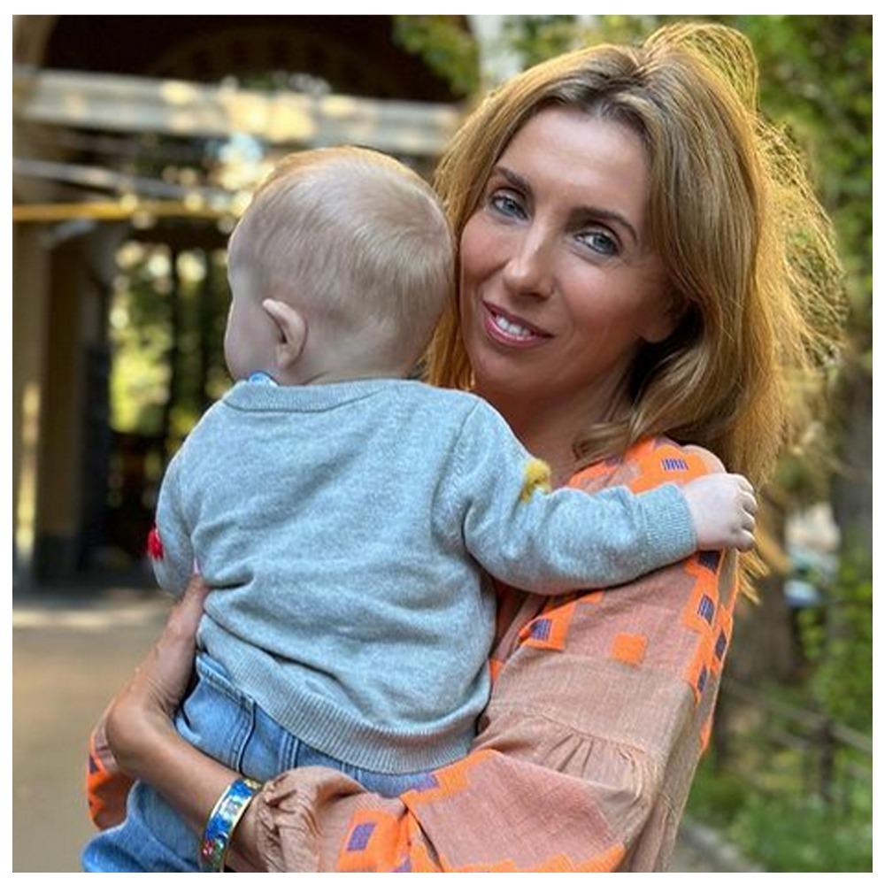 Светлана Бондарчук перестала скрывать лицо младшего сына 