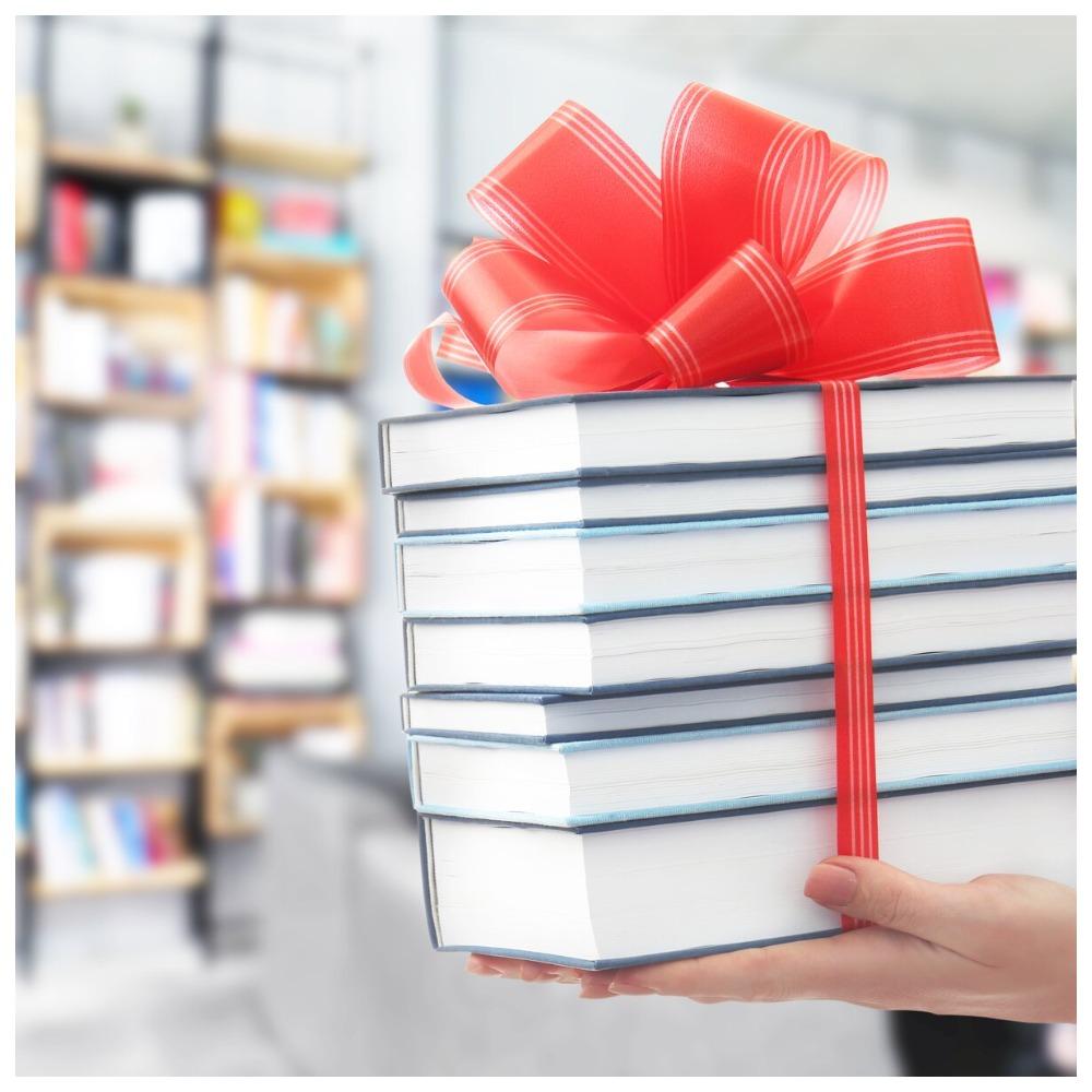 Что подарить в День книгодарения? 7 новинок, которые порадуют настоящих книголюбов