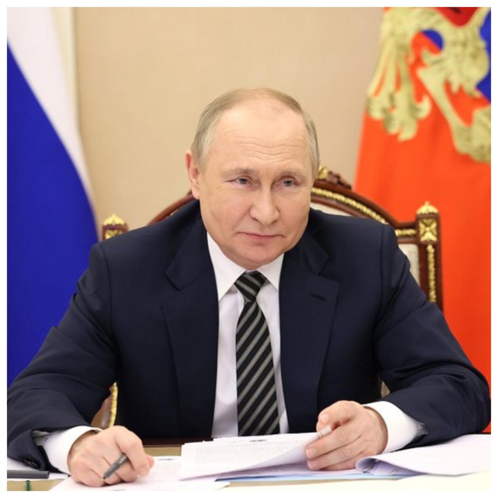 Владимир Владимирович Путин возродил звание «Мать-героиня»
