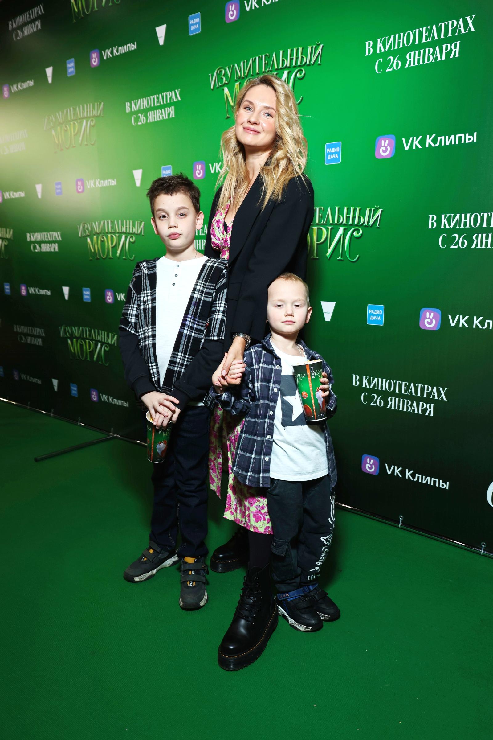 Ольга Сухарева с сыновьями Марком и Мироном