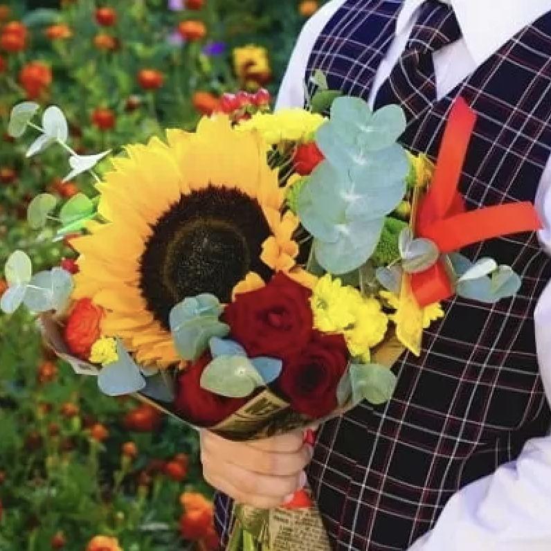 Цветы учителю обойдутся недешево! Озвучены цены на букеты в разных регионах России