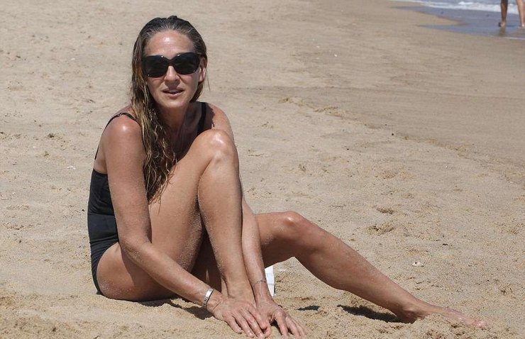 «Тело юной девушки»: 53-летняя Сара Джессика Паркер в купальнике обворожила публику