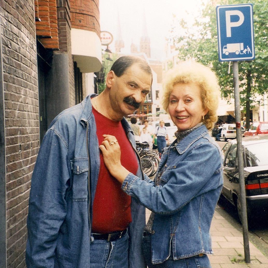 Илья Олейников с женой 