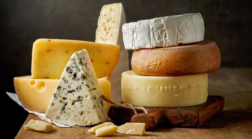 Свежий сыр отлично сочетается со многими продуктами