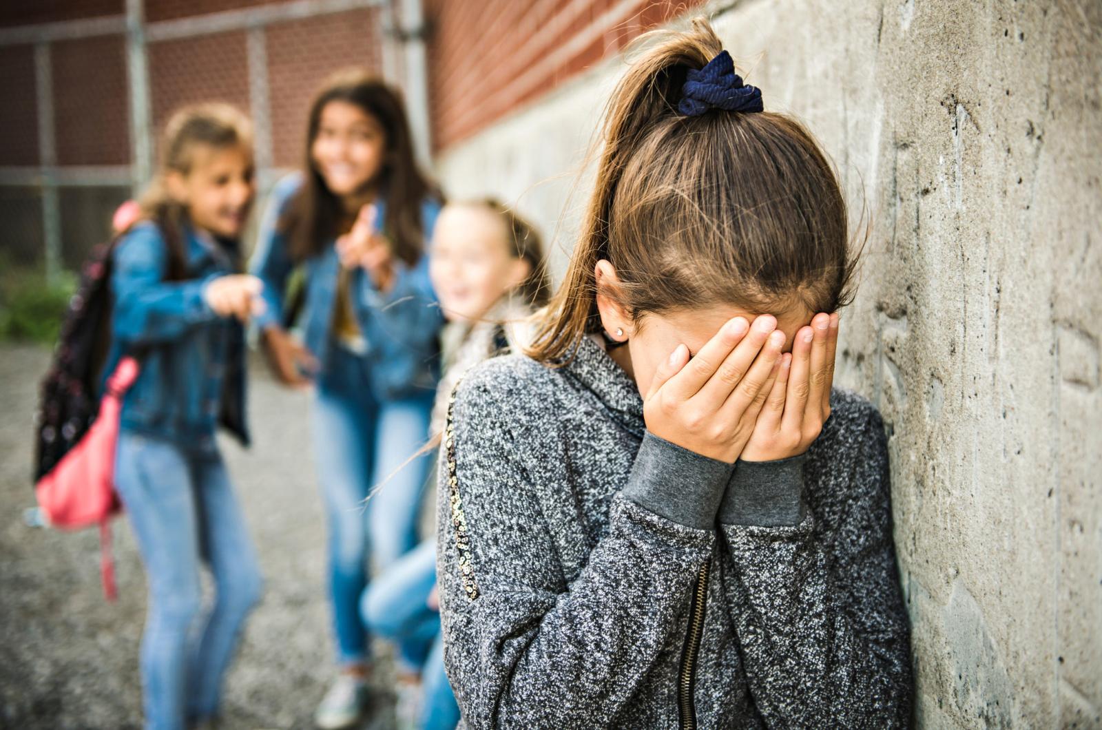 Жертвами школьной агрессии чаще становятся дети из социально неблагополучных семей