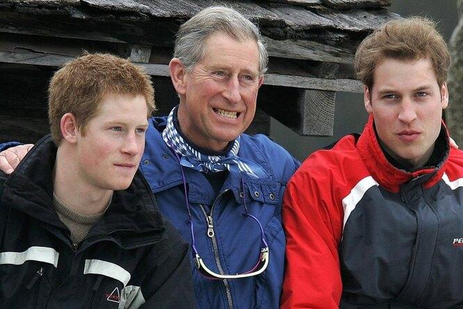Принц Гарри и принц Уильям с отцом