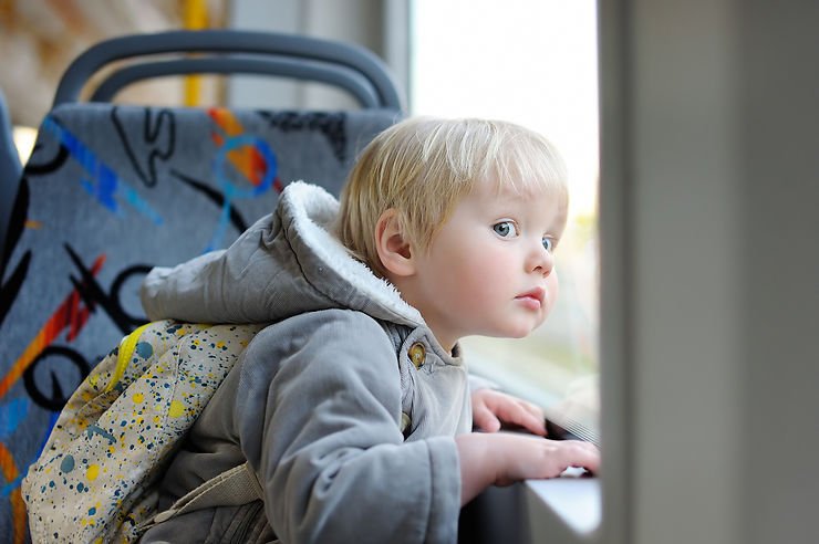Ишь, расселся: почему взрослые готовы сражаться с детьми за место в общественном транспорте