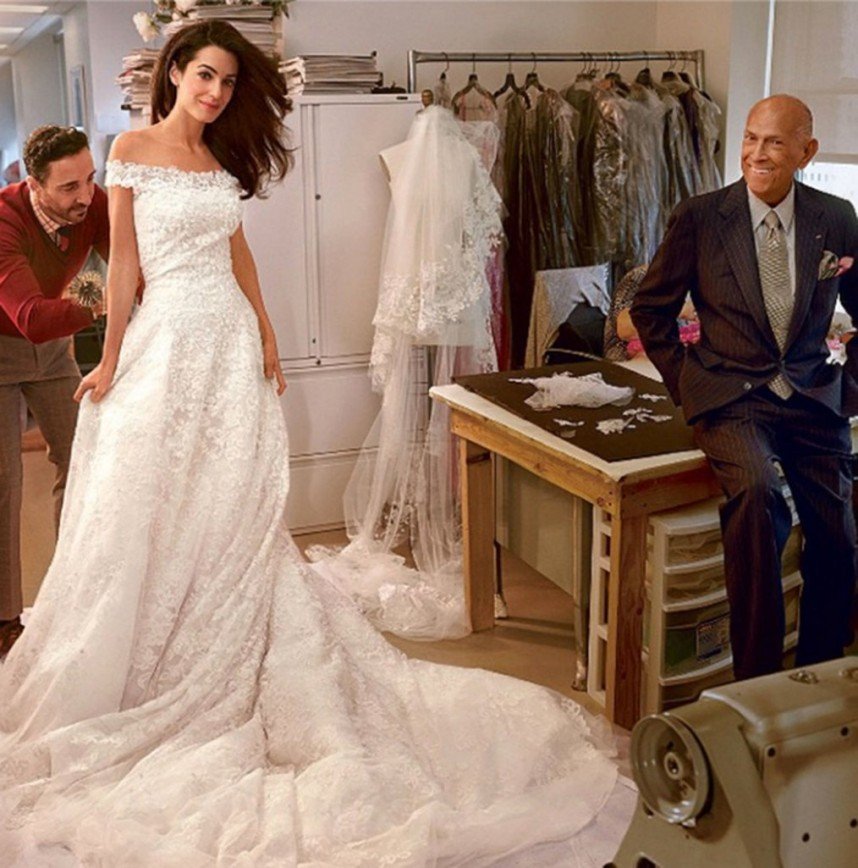 «Мода – это искусство»: Свадебное платье жены Джорджа Клуни выставят в музее 