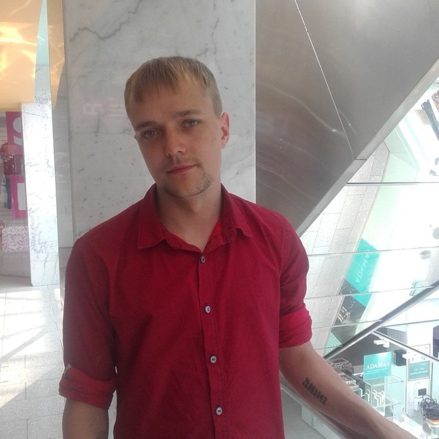 «Звезда в шоке»: Сын Сергея Зверева работает в отеле за 30 тысяч в месяц