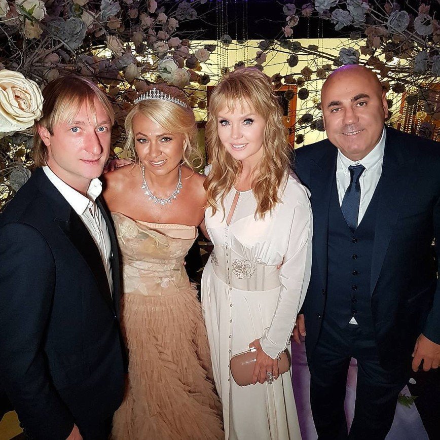 Валерия на венчании Яны Рудковской выглядела лучше невесты
