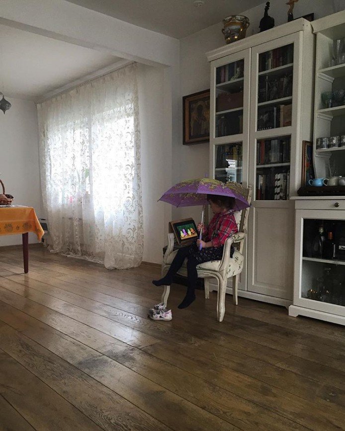 4-летняя дочь Анны Михалковой не признает братьев и друзей
