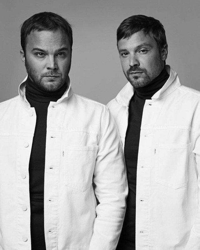 "Как близнецы": фанаты поражены сходством Алексея Чадова с братом