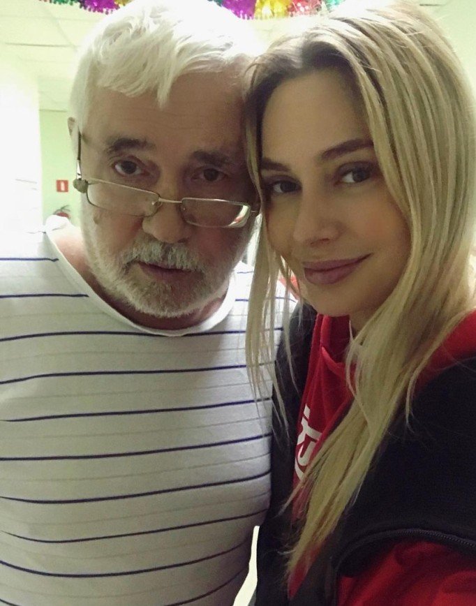 «Папина дочь»: Наталья Рудова показала фото с отцом