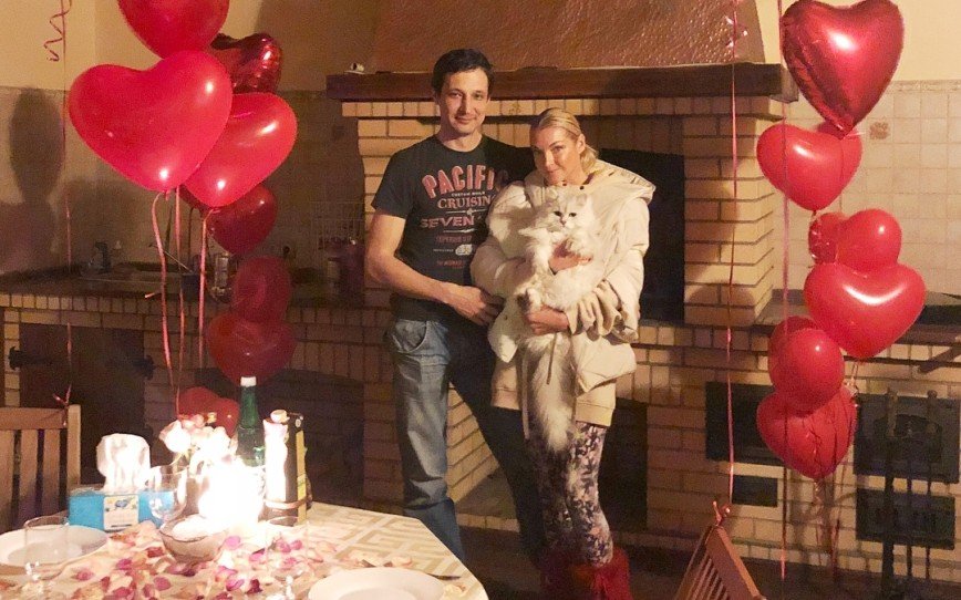 «Порадуйтесь без злорадства!»: Анастасия Волочкова показала празднование Дня влюбленных
