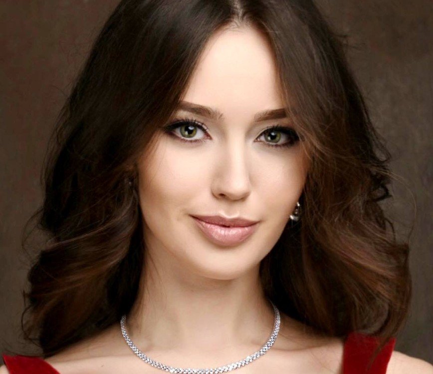 Анастасия Костенко впервые показала лицо 5-месячной дочери