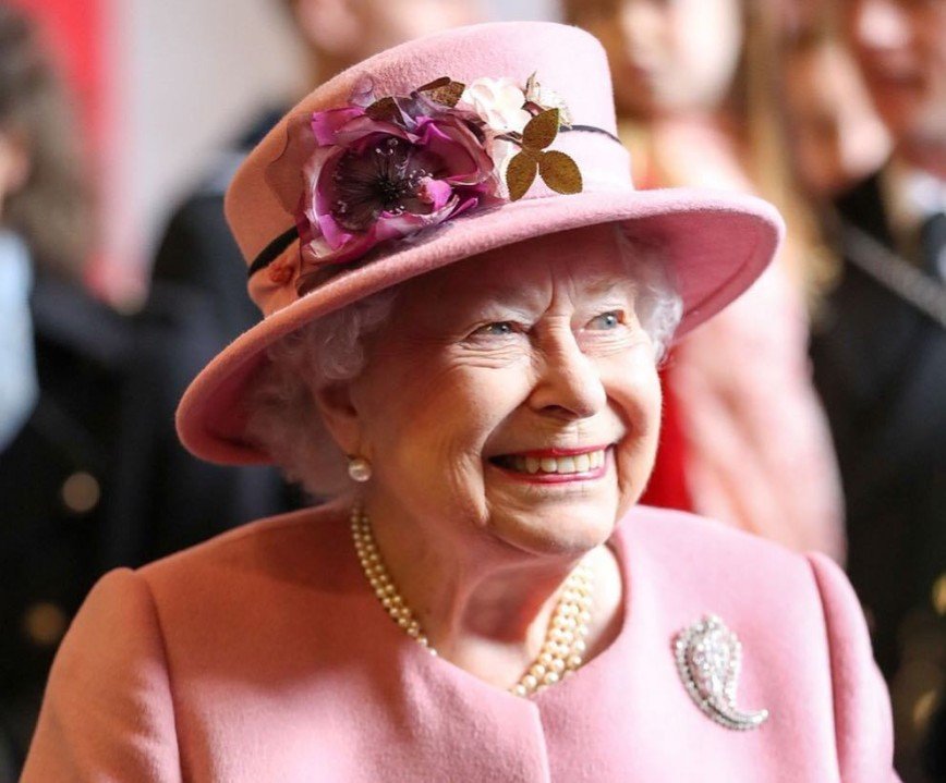 «Поздравляем!»: королева Великобритании Елизавета II отметила 92-летие