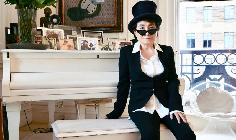Вдова джона. Йоко оно. Yoko Ono. Йоко оно в черной шляпе фото. Yoko Ono imagine Peace.
