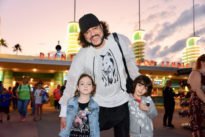 «Замотал детей»: Киркоров поделился впечатлениями от путешествия в Disney World