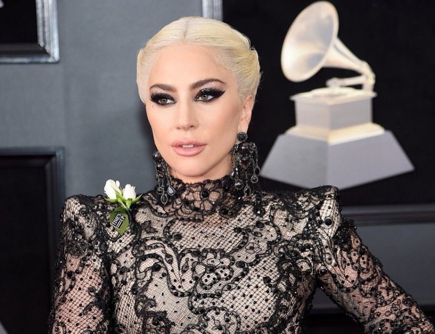 «Комбинезон вполне приличный»: Леди Гага удивила на церемонии «Грэмми-2018»