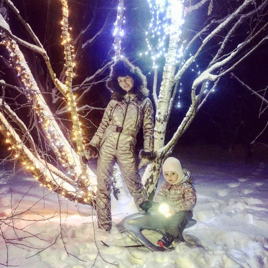 Татьяна Навка показала зимние забавы с дочкой